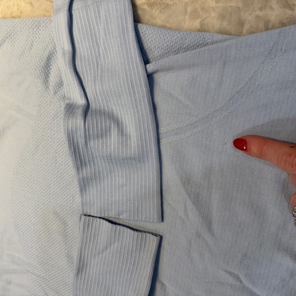Lululemon Swiftly Tech Long-Sleeve Shirt 2.0 in light/ice blue, sz 8, hip length - Picture 5 of 10